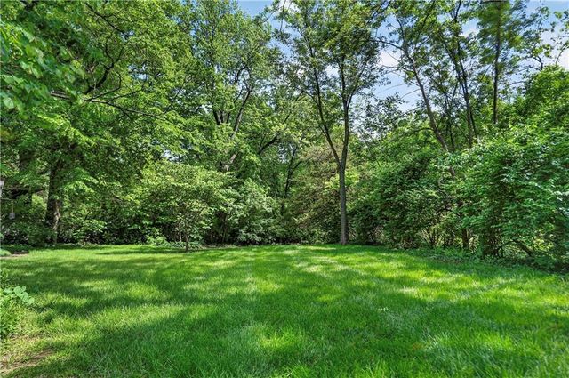 3701 Shawnee Mission Parkway, Fairway, KS 66205
