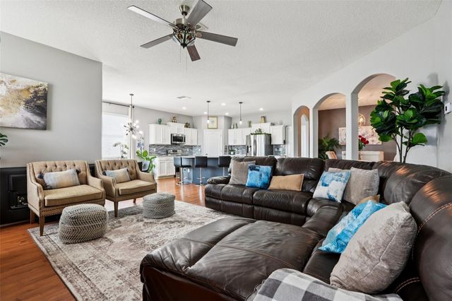 537 VISTA RIDGE DRIVE, Ruskin, FL 33570