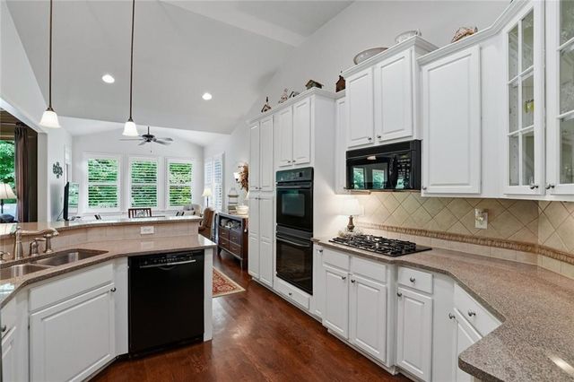 7422 Brookstone Circle, Flowery Branch, GA 30542