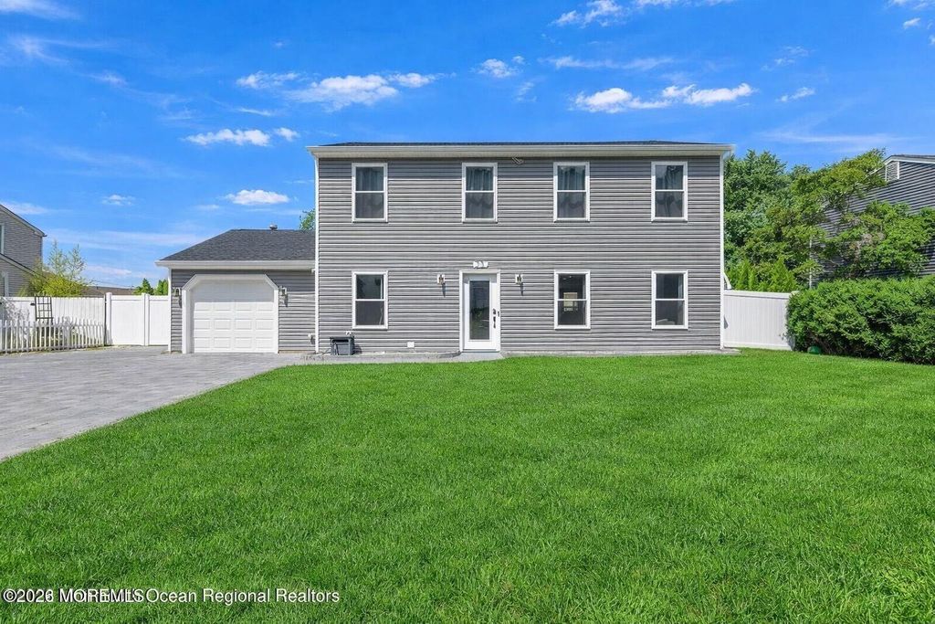 23 Barre Drive, Howell, NJ 07731