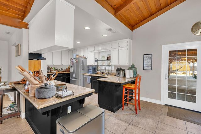16448 Monreal Road, Madera, CA 93636