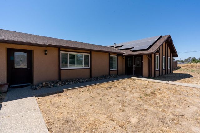 16448 Monreal Road, Madera, CA 93636