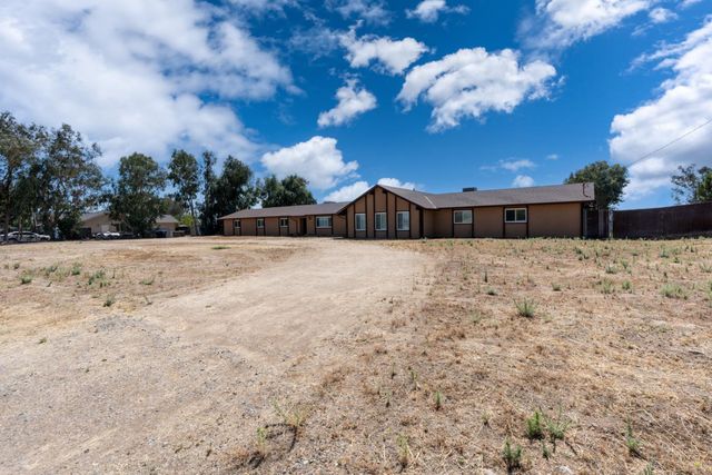 16448 Monreal Road, Madera, CA 93636