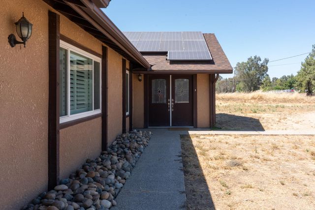 16448 Monreal Road, Madera, CA 93636