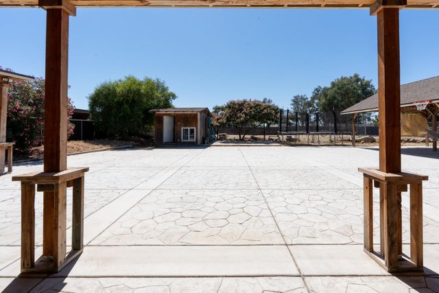 16448 Monreal Road, Madera, CA 93636