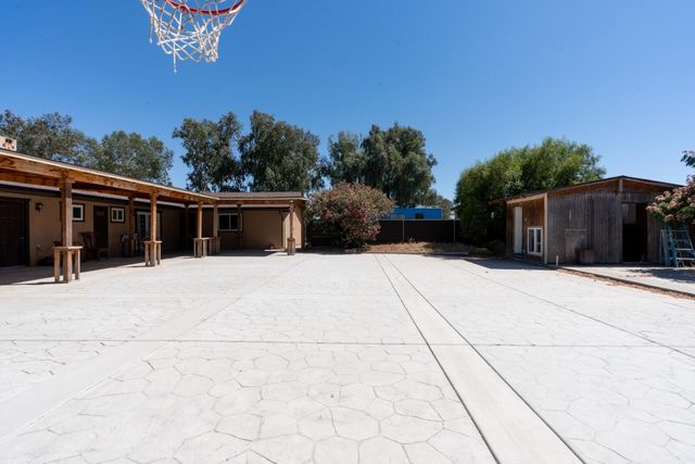 16448 Monreal Road, Madera, CA 93636