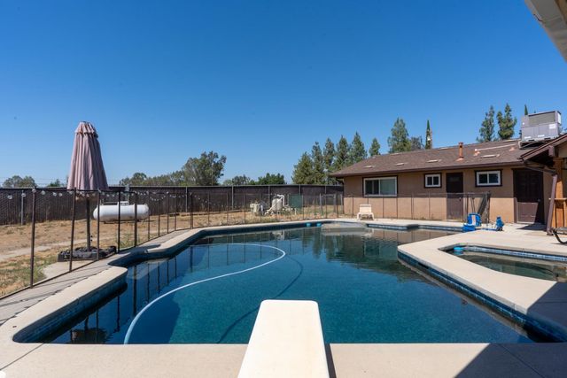 16448 Monreal Road, Madera, CA 93636