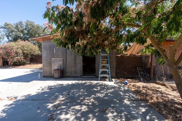 16448 Monreal Road, Madera, CA 93636