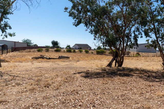 16448 Monreal Road, Madera, CA 93636