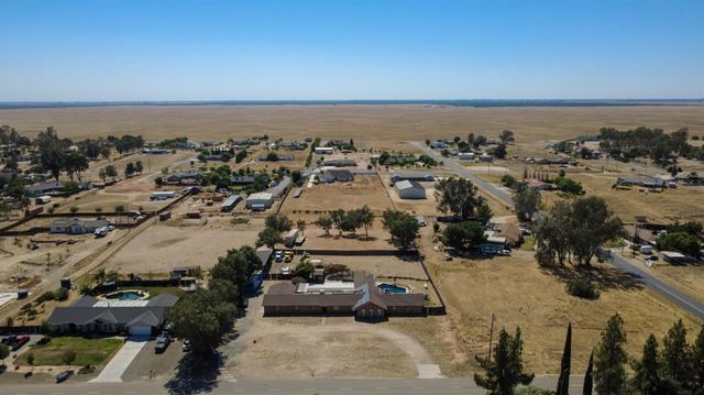 16448 Monreal Road, Madera, CA 93636
