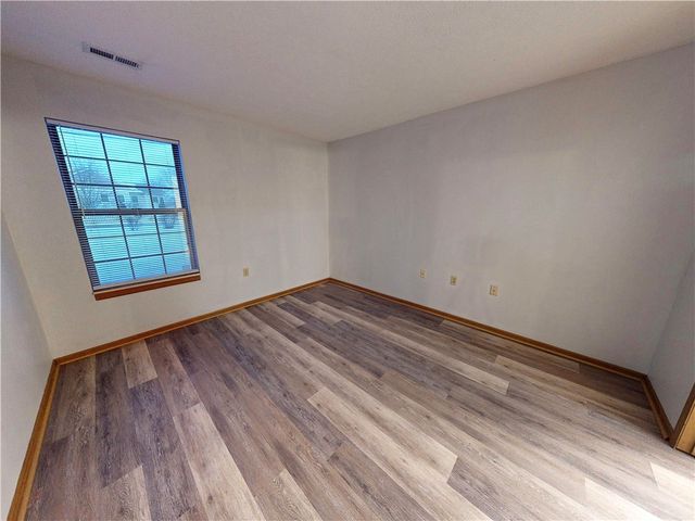 502 Brookstone Ct, Center Twp, PA 16001