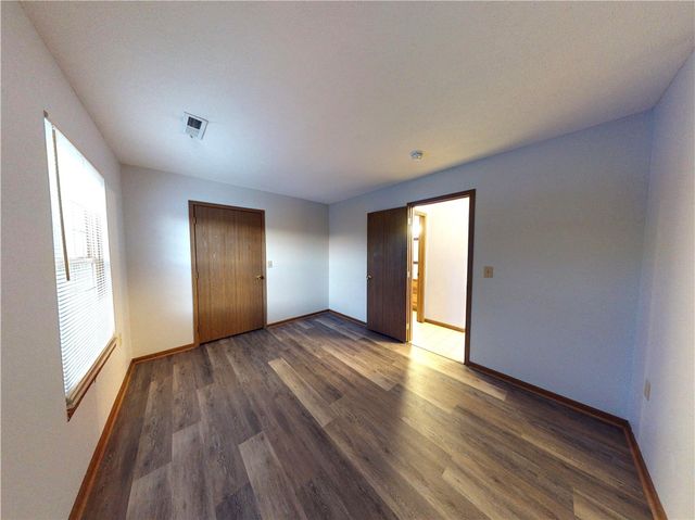 502 Brookstone Ct, Center Twp, PA 16001