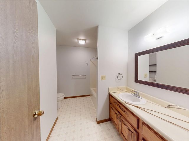 502 Brookstone Ct, Center Twp, PA 16001