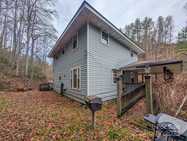 77 Griffith Branch Road, Green Mountain, NC 28740