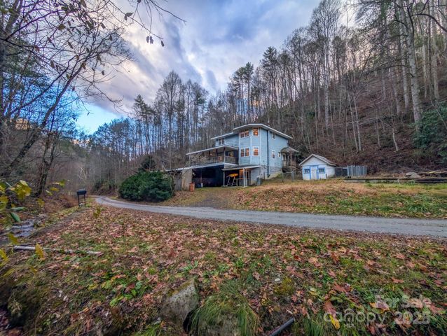 77 Griffith Branch Road, Green Mountain, NC 28740