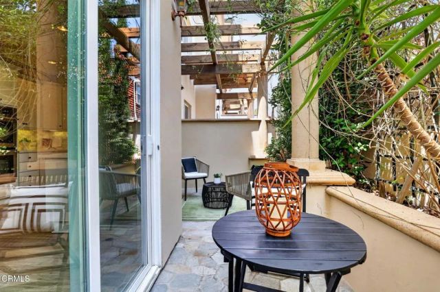 270 E Glenarm Street 105, Pasadena, CA 91106