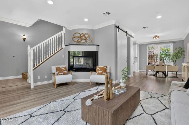 270 E Glenarm Street 105, Pasadena, CA 91106