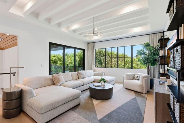 232 Linda Lane, West Palm Beach, FL 33405