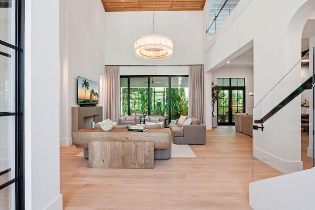 232 Linda Lane, West Palm Beach, FL 33405