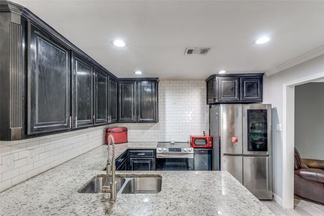 3569 Kayewood Drive, Little Elm, TX 75068