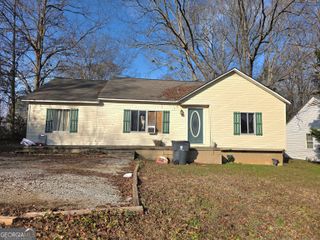 268 White Street, Tallapoosa, GA 30176