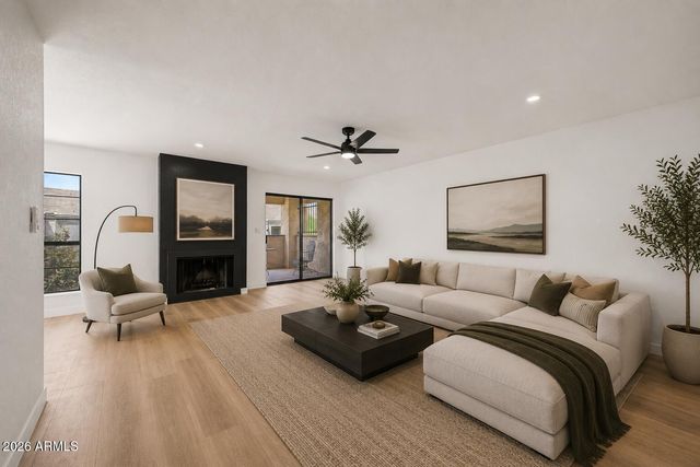 8202 N 21ST Drive B201, Phoenix, AZ 85021