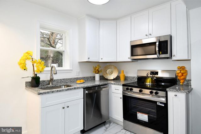 9723 NARRAGANSETT PKWY, College Park, MD 20740