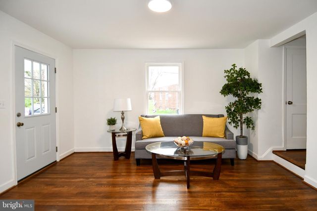 9723 NARRAGANSETT PKWY, College Park, MD 20740