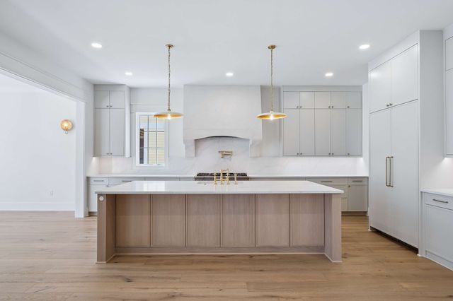 5448B Franklin Pike Cir, Brentwood, TN 37027