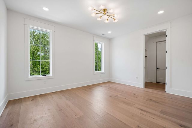 5448B Franklin Pike Cir, Brentwood, TN 37027