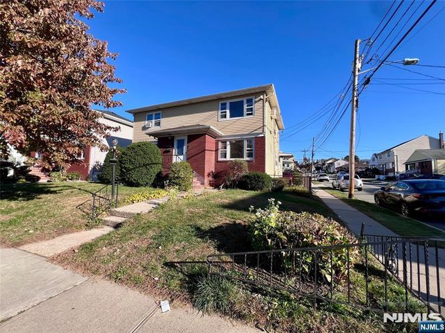 674 10th Street, Lyndhurst, NJ 07071