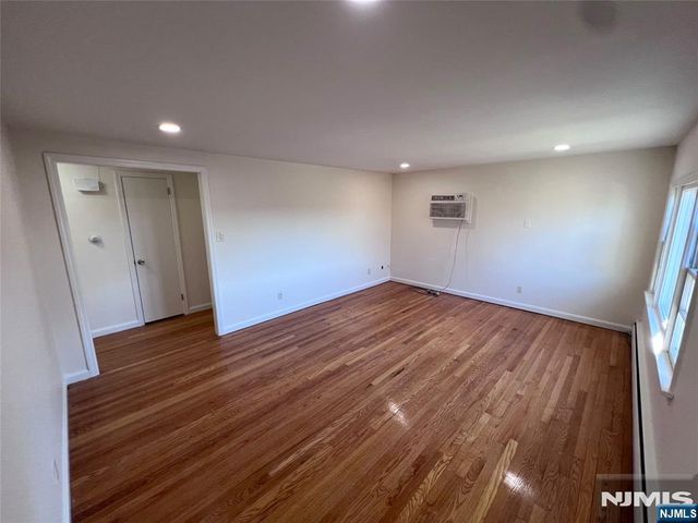 674 10th Street, Lyndhurst, NJ 07071