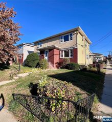 674 10th Street, Lyndhurst, NJ 07071