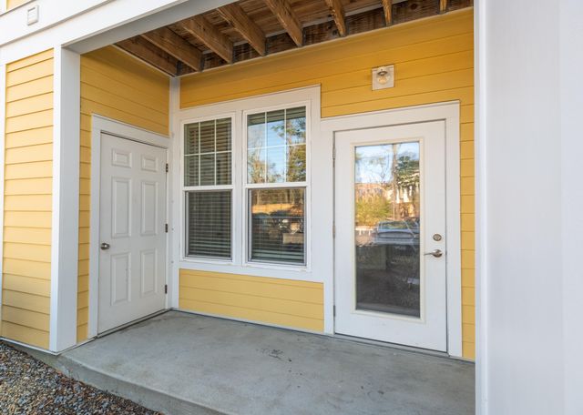 2111 Chatelain Way, Mount Pleasant, SC 29464