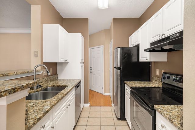 2111 Chatelain Way, Mount Pleasant, SC 29464