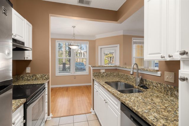 2111 Chatelain Way, Mount Pleasant, SC 29464