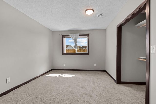 8522 Ebersole Avenue NE, Monticello, MN 55362
