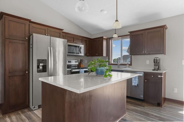 8522 Ebersole Avenue NE, Monticello, MN 55362