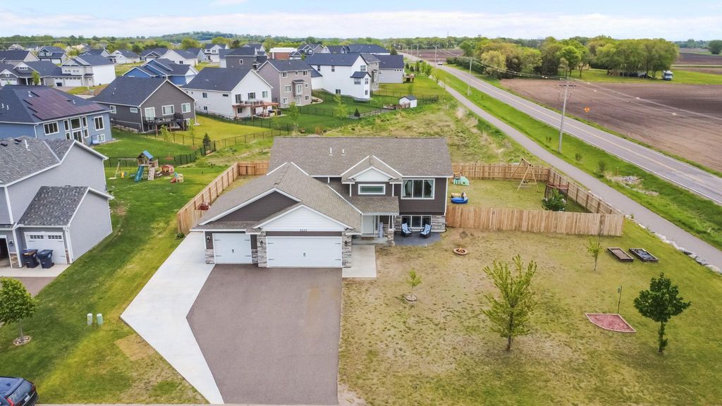8522 Ebersole Avenue NE, Monticello, MN 55362