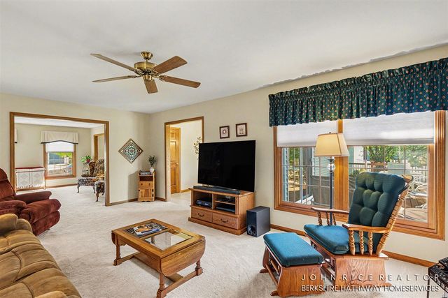 2276 Old Dominion Court, Kentwood, MI 49508