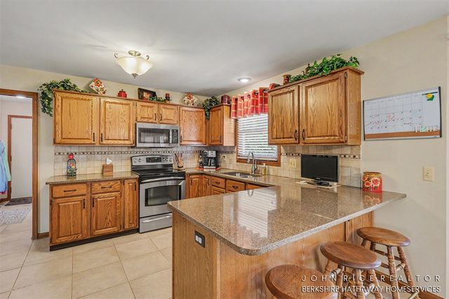 2276 Old Dominion Court, Kentwood, MI 49508