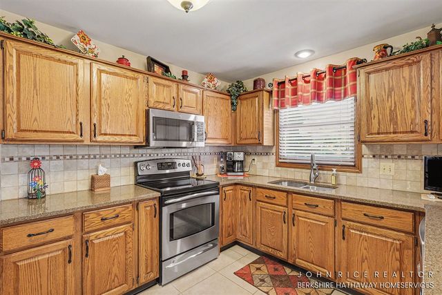 2276 Old Dominion Court, Kentwood, MI 49508