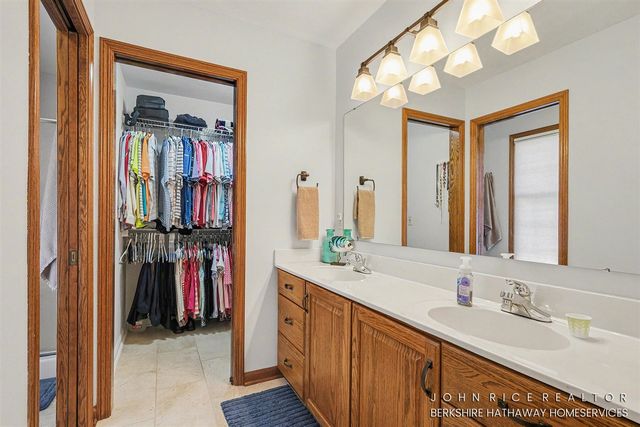 2276 Old Dominion Court, Kentwood, MI 49508
