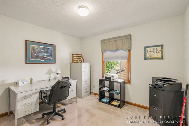 2276 Old Dominion Court, Kentwood, MI 49508