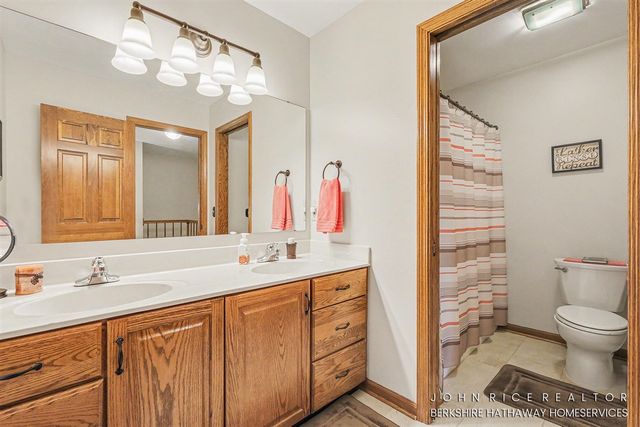 2276 Old Dominion Court, Kentwood, MI 49508