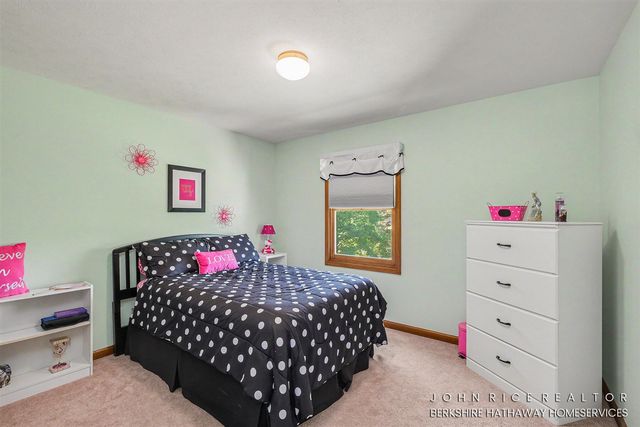 2276 Old Dominion Court, Kentwood, MI 49508