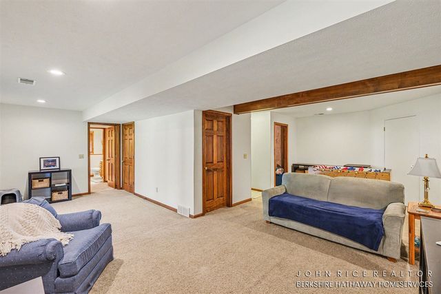 2276 Old Dominion Court, Kentwood, MI 49508