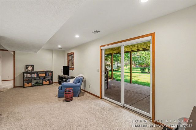 2276 Old Dominion Court, Kentwood, MI 49508