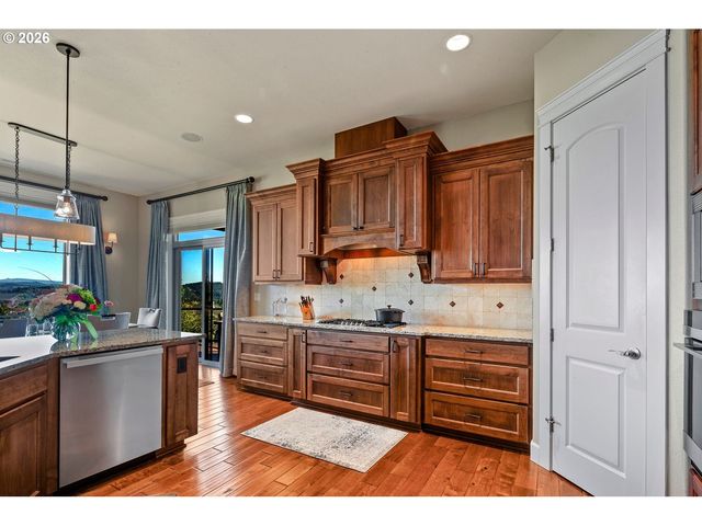 12481 Se VERLIE St, Happy Valley, OR 97086