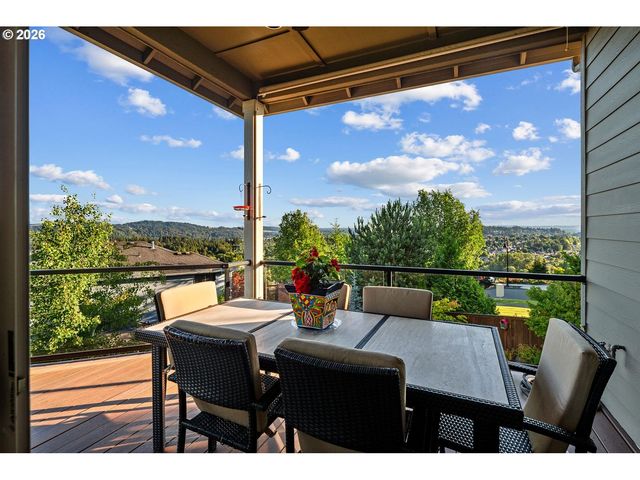 12481 Se VERLIE St, Happy Valley, OR 97086